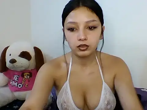 Snapshot of persefxne chatting on April 3, 2026, 3:48 am persefxne online show from April 3, 2026, 3:48 am