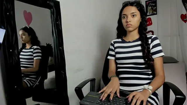 hazel slim online show from February 24, 2026, 3:43 pm