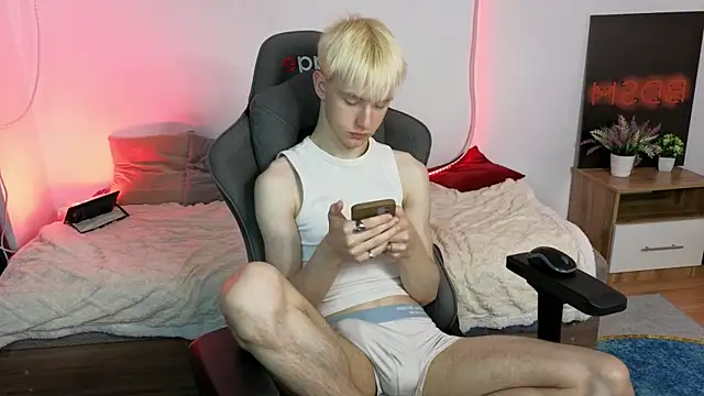 Snapshot of lucidangelok1 chatting on June 25, 2026, 4:12 am lucidangelok1 online show from June 25, 2026, 4:12 am