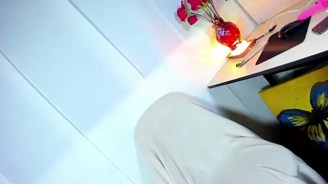 Snapshot of Sue_blue chatting on February 17, 2026, 2:41 am Sue blue online show from February 17, 2026, 2:41 am