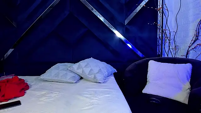 Snapshot of Sue_blue chatting on February 27, 2026, 3:17 am Sue blue online show from February 27, 2026, 3:17 am