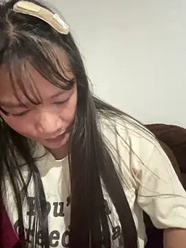Snapshot of Suni-ii chatting on April 20, 2026, 12:52 pm Suni-ii online show from April 20, 2026, 12:52 pm