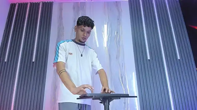 Lucas hot 20 online show from February 26, 2026, 7:40 am