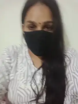 Snapshot of 01Roshani chatting on July 6, 2026, 7:05 pm 01Roshani online show from July 6, 2026, 7:05 pm