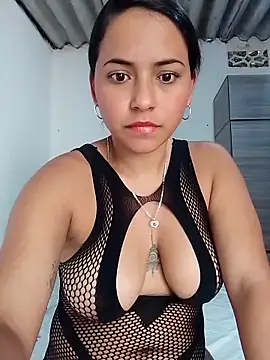 Snapshot of Maliha_21 chatting on May 5, 2026, 7:44 pm Maliha 21 online show from May 5, 2026, 7:44 pm