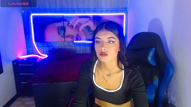 honeyluxe  online show from February 8, 2026, 4:38 am