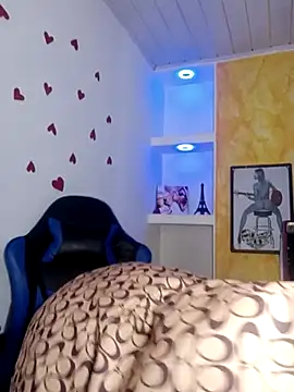 honeyluxe  online show from March 13, 2026, 4:19 am