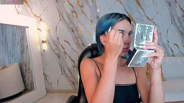 KayraLanne online show from February 9, 2026, 6:17 am