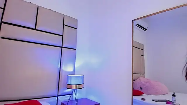 Snapshot of alejandra_loppez chatting on February 3, 2026, 8:25 pm alejandra loppez online show from February 3, 2026, 8:25 pm