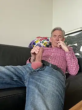 Pierre4tjyxx online show from February 22, 2026, 12:15 pm