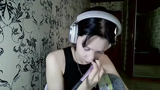 LxayBloom online show from March 25, 2026, 7:03 am