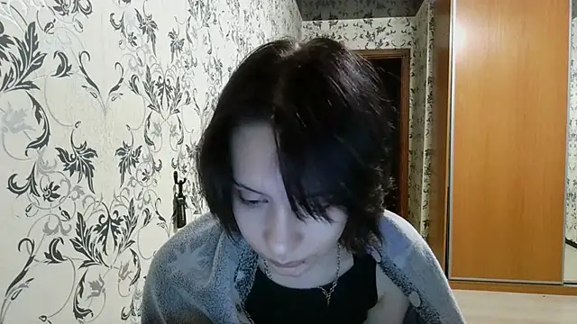 LxayBloom online show from April 20, 2026, 1:08 am