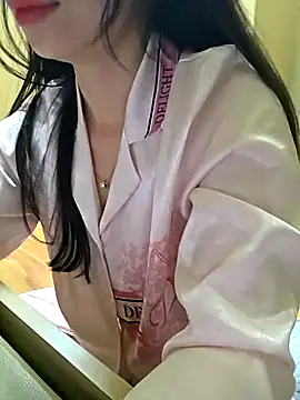 moon baby99 online show from February 4, 2026, 7:36 am