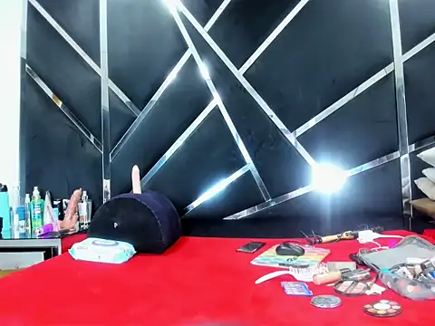 LauraScarlet online show from March 2, 2026, 4:25 am