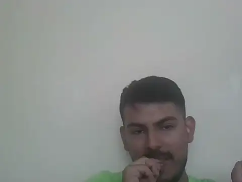 Snapshot of Mateotubbe chatting on July 1, 2026, 9:14 pm Mateotubbe online show from July 1, 2026, 9:14 pm