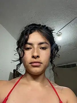 auroramooon online show from February 18, 2026, 1:56 am