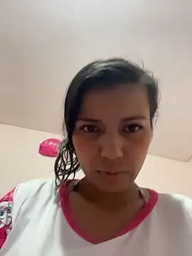 cinthia2011 online show from February 26, 2026, 12:42 am