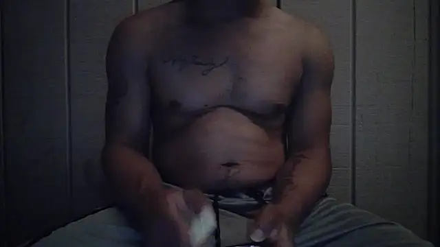 Snapshot of Lonelyboiatl chatting on May 9, 2026, 3:23 am Lonelyboiatl online show from May 9, 2026, 3:23 am