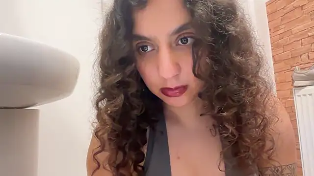 fayfay21xh online show from February 11, 2026, 7:19 pm