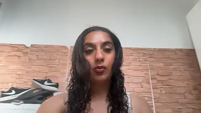 Snapshot of fayfay21@xh chatting on May 5, 2026, 5:21 pm fayfay21xh online show from May 5, 2026, 5:21 pm