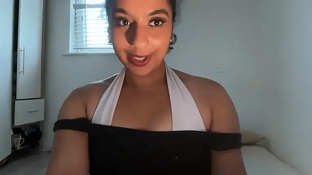 Snapshot of fayfay21@xh chatting on May 20, 2026, 8:15 pm fayfay21xh online show from May 20, 2026, 8:15 pm