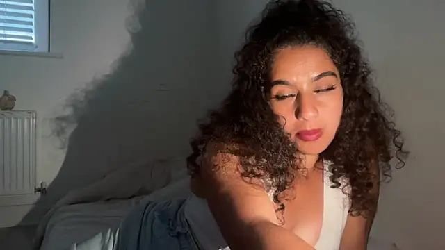 Snapshot of fayfay21@xh chatting on May 28, 2026, 8:39 pm fayfay21xh online show from May 28, 2026, 8:39 pm