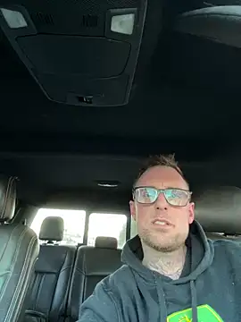 WIDBIGWHITECOCK online show from February 19, 2026, 9:55 pm