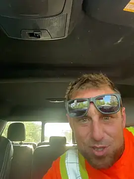 WIDBIGWHITECOCK online show from May 26, 2026, 9:44 pm