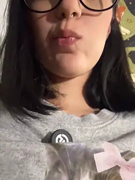 HinaSweet online show from February 2, 2026, 11:58 pm