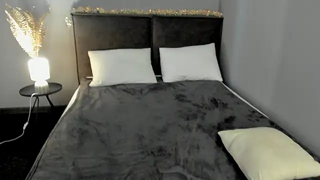 SkinyJoys online show from February 3, 2026, 6:40 am