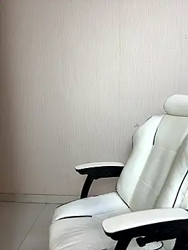 yenai xx online show from January 7, 2026, 2:41 pm