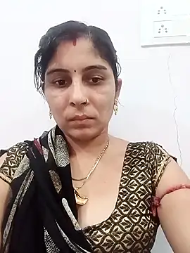 Snapshot of Hot_ree85 chatting on April 22, 2026, 7:11 am Hot ree85 online show from April 22, 2026, 7:11 am