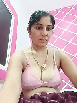 Snapshot of Hot_ree85 chatting on June 20, 2026, 10:51 am Hot ree85 online show from June 20, 2026, 10:51 am