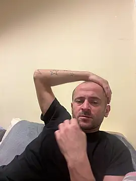 Snapshot of Majestik1 chatting on January 14, 2026, 12:00 pm Majestik1 online show from January 14, 2026, 12:00 pm