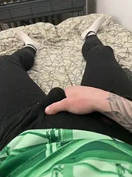 tonieja97 online show from April 13, 2026, 3:12 am