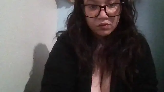 bellakay19 online show from June 19, 2026, 4:17 am