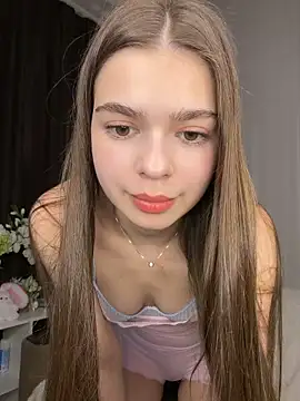 Snapshot of SkylineBliss chatting on June 16, 2026, 1:14 pm SkylineBliss online show from June 16, 2026, 1:14 pm