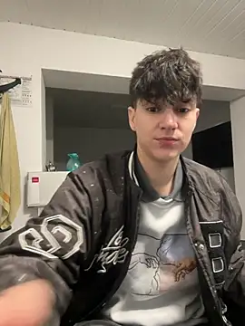 Snapshot of ravenryx chatting on February 4, 2026, 3:40 pm ravenryx online show from February 4, 2026, 3:40 pm