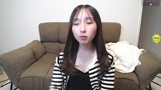 Snapshot of -Ema_ chatting on July 29, 2026, 12:14 pm -Ema online show from July 29, 2026, 12:14 pm