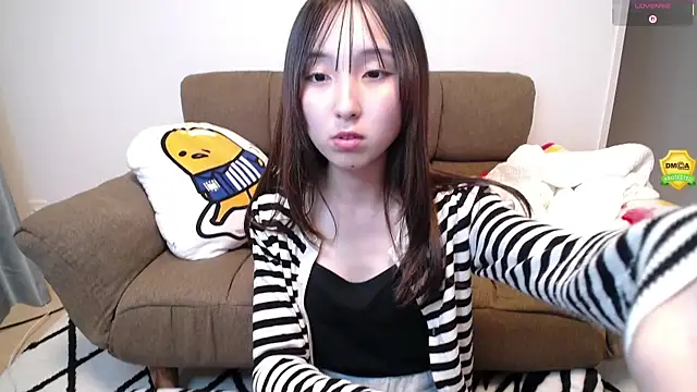 Snapshot of -Ema_ chatting on July 31, 2026, 11:53 am -Ema online show from July 31, 2026, 11:53 am
