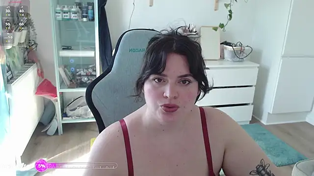 Snapshot of YourPrettyHazel chatting on March 20, 2026, 10:42 am YourPrettyHazel online show from March 20, 2026, 10:42 am