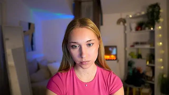 MilaBunny2000 online show from February 24, 2026, 2:15 pm