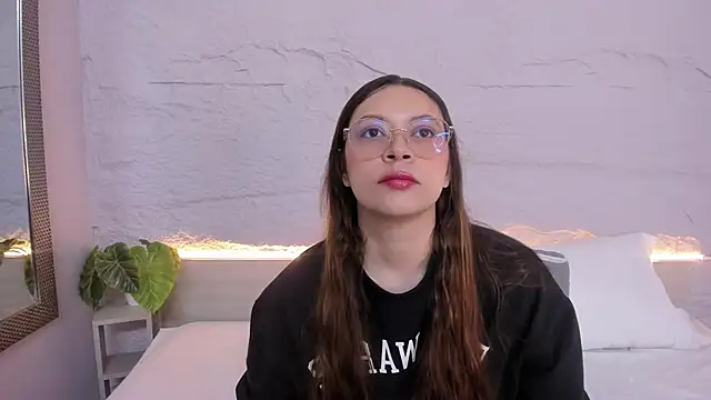 lanna 18  online show from March 11, 2026, 11:49 am