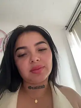 Mia  Bloom online show from March 3, 2026, 1:17 pm