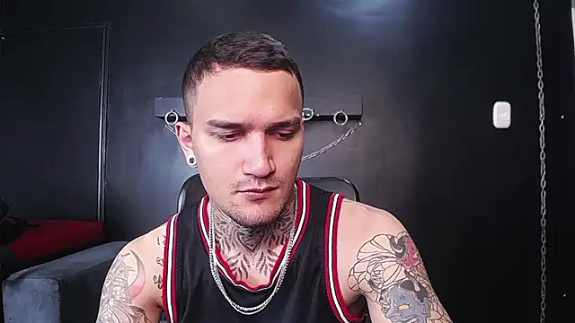 Snapshot of DarkBenito chatting on January 13, 2026, 12:54 pm DarkBenito online show from January 13, 2026, 12:54 pm