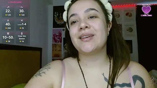 Snapshot of Nova-Satela chatting on June 2, 2026, 12:18 pm Nova-Satela online show from June 2, 2026, 12:18 pm