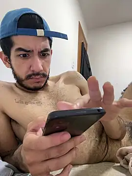 Snapshot of vinihfeh chatting on April 9, 2026, 7:14 am vinihfeh online show from April 9, 2026, 7:14 am