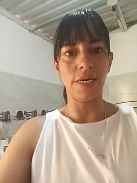 ilairahot online show from February 4, 2026, 5:08 pm