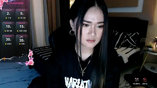 Snapshot of simplykhate chatting on May 25, 2026, 3:23 am simplykhate online show from May 25, 2026, 3:23 am