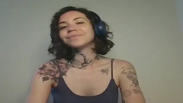 Snapshot of Dirty_Pink chatting on March 27, 2026, 9:32 am Dirty Pink online show from March 27, 2026, 9:32 am